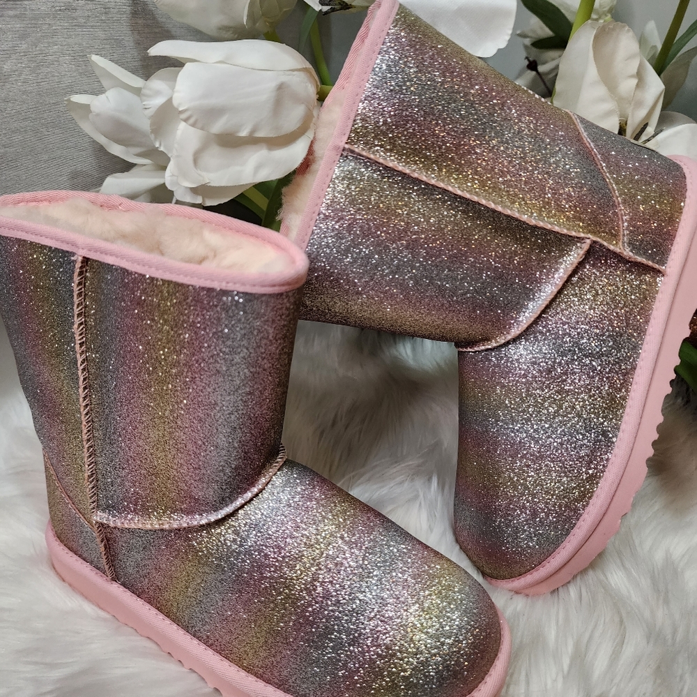 UGG Classic II Sequin WomenSize6 new - Picture 5 of 5